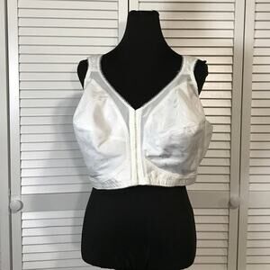 Playtex 18 Hour 4695 White Floral Front Close Wireless Full Coverage Bra 48DD